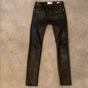Frame Black Leather Le Skinny de Jeanne size 24